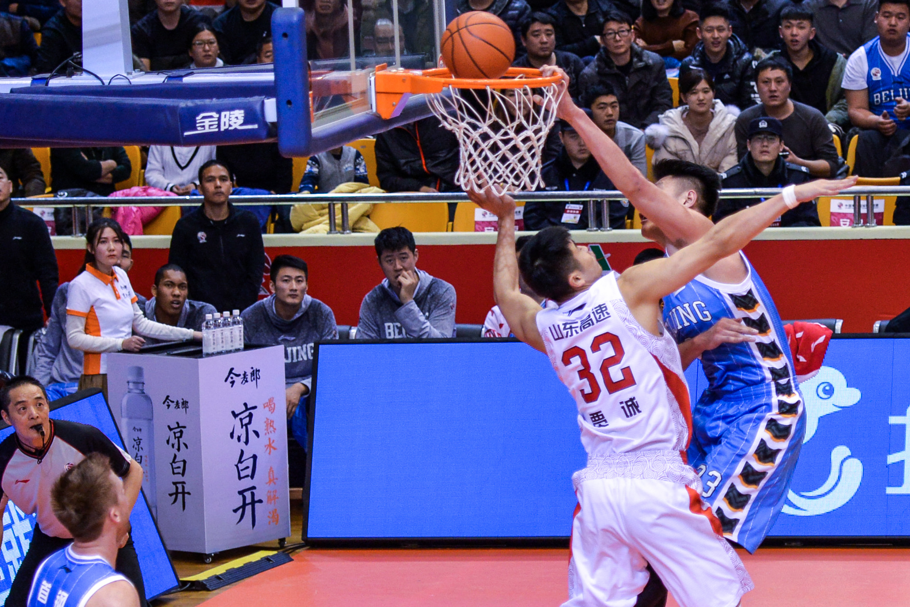 【NBA】快船核心伦纳德因右膝炎症无限期缺阵